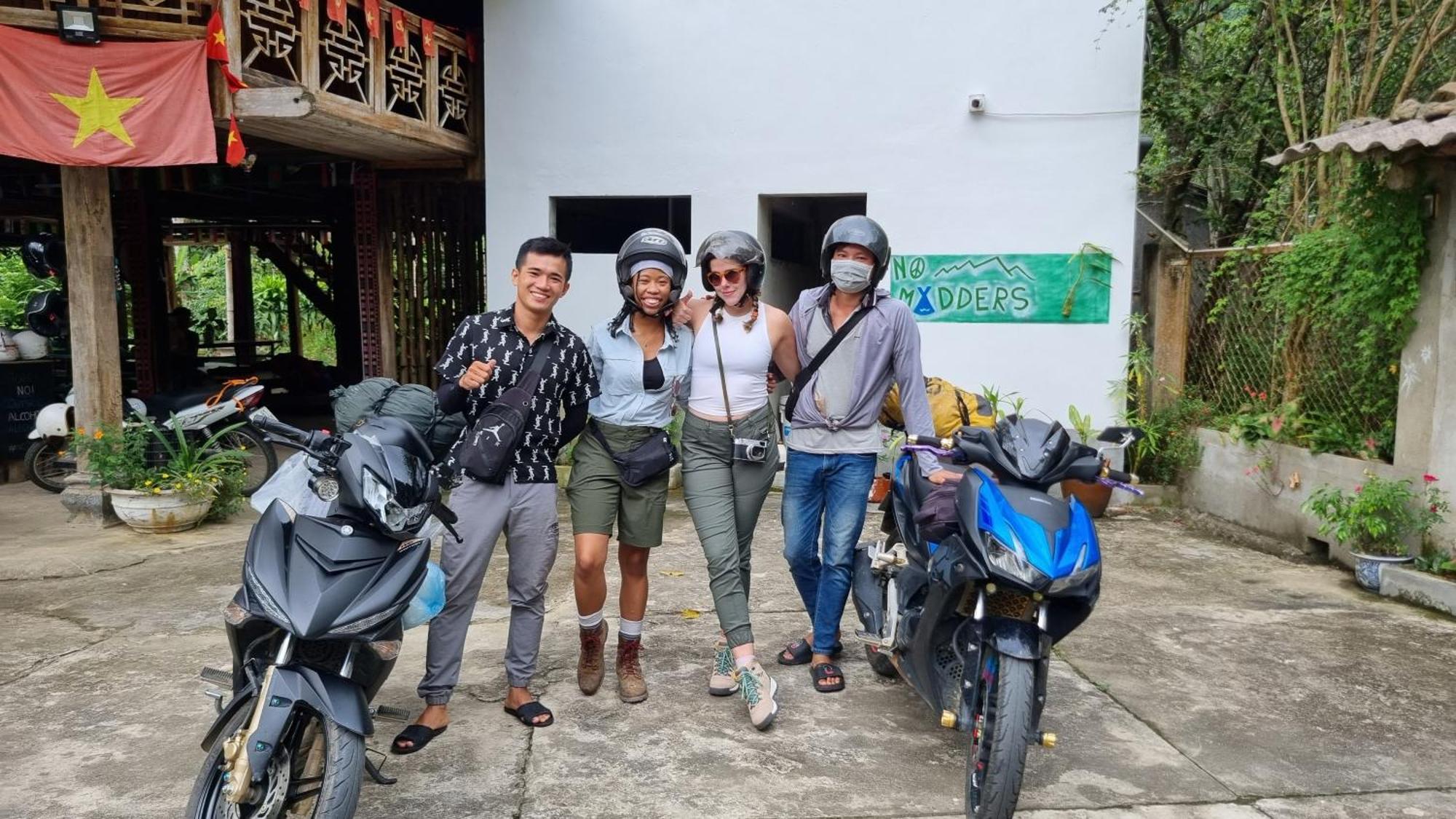 Nomadders Ha Giang Hostel Bagian luar foto