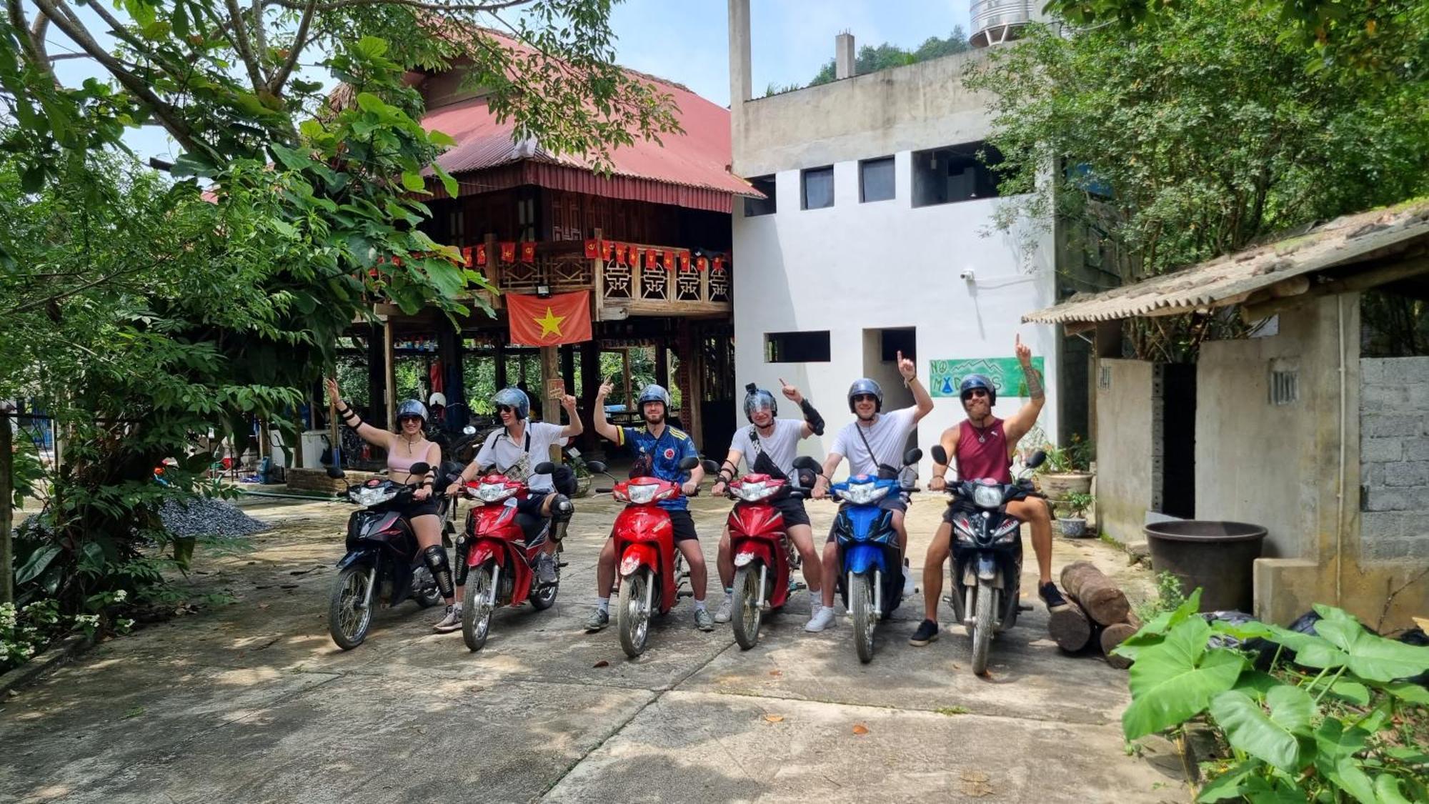 Nomadders Ha Giang Hostel Bagian luar foto
